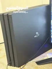  1 جهاز PS4 Pro للبيع بحالة ممتازة 