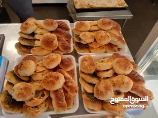 20 معلم معجانات يجيد عمل المعجانات بشكل احترافي ومتقن ولديه القدرة على تحمل ضغط العمل
