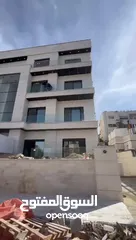  6 ارضية استثمارية 100متر في حي الجامعه الاردنية بتشطيب مميز
