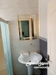  26 شقة ارضية مفروشة في الجبيهة بالقرب من الجامعه الاردنيه و جامعة الاميرة سمية من المالك مباشرة