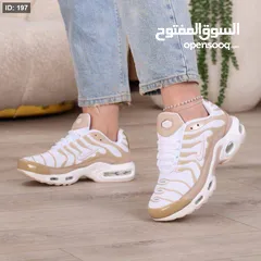  4 موديل  Nike T الجديد الحصري  طبي  كوالتي  36-41 التواصل خاص التوصيل لكافة المناطق الضفة