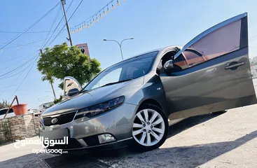  2 كيا فورتي بحالة الوكالة فحص كامل والله يبارك لصاحب النصيب