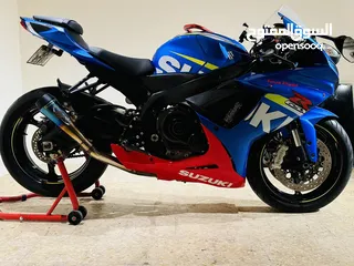  8 Suzuki GSX-R 600