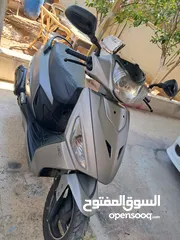  4 سكوتر هيرو بحالا الوكاله  موديل 2023 للبيع غير مرخص ولا بارخص