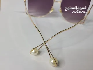  4 أحذية جديدة ونظارات شمسية أصلية دولتشي وغوتشي وشانيل وقطع فضة مميزة