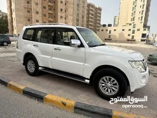  4 Mitsubishi pajero