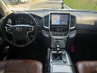  10 2018 لاند كروزر فل ابش 5.7 VXR - مفتاحين - فل سيرفيس - عقد صيانه مع الفطيم