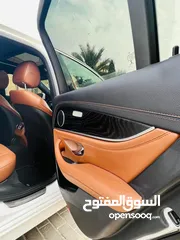  8 Mercedes-Benz E220
