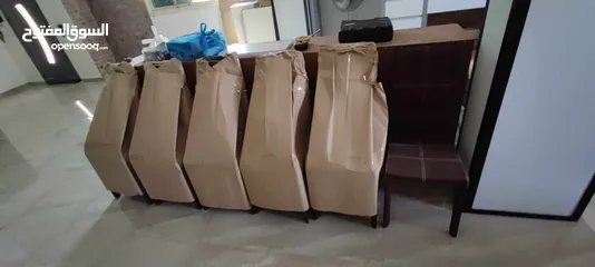  15 طاولة سفرة تنجيد مع 6 كراسي تنجيد جداد بالكرتونة