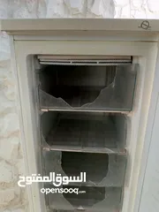  1 فريزر شغال مي بالميه ولا بحاجه لتنطيف شبه جديد مش مصلح نهائا