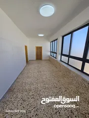 4 منزل مستقل 150 متر مع برنده وساحه ومدخل خاص وسطح كامل على ظهر منزل