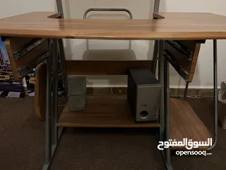  2 طاولة كومبيوتر