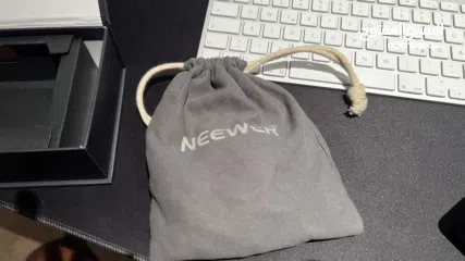  5 The brand is NEEWER and the model is CM28 Microphone