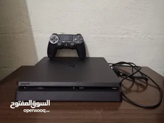  1 PS4 slim super clean.