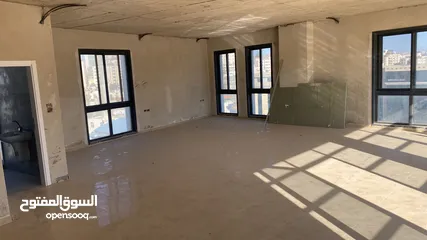 4 روف تجاري للبيع
