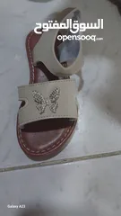  5 صنادل بناتي عدد2 نمره 65 ونمره27 وصندل ولادي طبي مقاس 40