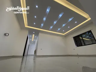  5 شقة مميزة 200م  في شفا بدران