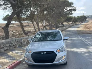  2 Hyundai accent 2016