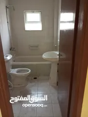  4 شقه سكن عائلي للايجار