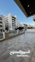  2 شقة للبيع طابق ارضي 95م مع ترس 50م (سكنية - استثمارية) في ديرغبار شارع ال 60 ، مطبخ راكب ، تدفئة غاز