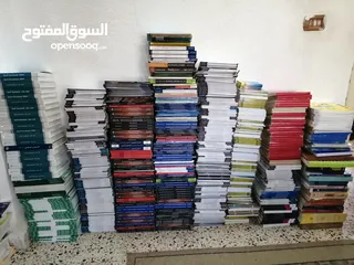  1 800 كتاب علمي وتاريخ وسياسة باللغة الإنجليزية