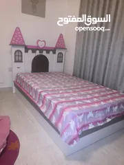  3 queen size bed plus study desk and surprise gifts سرير وطاولة مذاكرة مع هدايا ستاير ومات