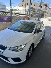  6 سيات ابيزا   ستايل (مش اكسنلس  ) 2019  لون ابيض للبيع فرش اسود  جلد استعمال نظيف و عداد حقيقي