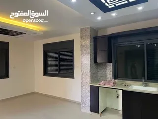  2 شقه للبيع في البيره قرب شارع نابلس وقرب مستشفى المستقبل