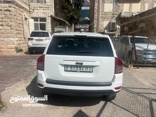  2 جيب كومبس ماطور 2000 بنزين اتومات انتاج 2014.   يد 0 عداد km اصلي 164000 جوال    اصل اجار