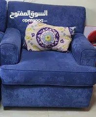  3 طقم كنب ازرق اللون الخشب ممتاز و الفرش 3 مقاعد كبار و 3 مفرد بسعر