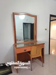  3 غرفة نوم شبابية، بحالة ممتازة تخت فاخر خزانة طابقين، كوميدنة، تسريحة مع مراي،الله يبارك لصاحب النصيب