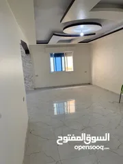  21 شقة طابق ثاني مع مصعد مطلة على شارع الكرامه