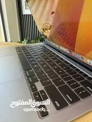  2 MacBook Air 13”  i5  8GB RAM  512GB SSD