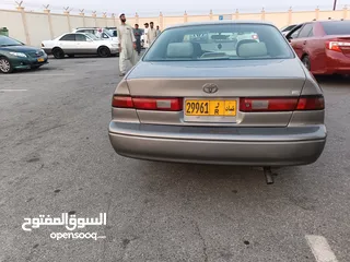  4 Toyota Camry 1999