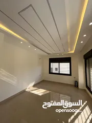  3 شقة ثالث مع روف في البنيات قرب مدارس الحصاد بتشطيب فندقي