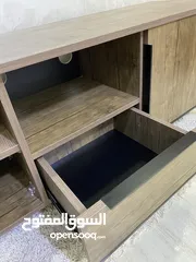  3 طاولة تلفزيون جديدة بتصميم عصري تفصيل عند نجار للبيع