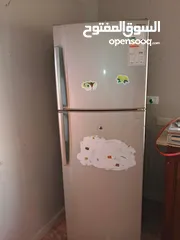  1 ثلاجة شارب للبيع
