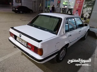  6 BMW E30 1988