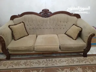  6 طقم كنب مستعمل بحاجة قشاطات وخياطة القماش وتنظيف  للبيع بسعر مناسب