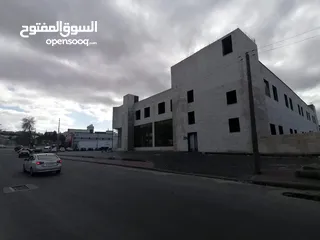  5 مجمع تجاري للبيع في منطقة المقابلين شارع القدس على 3 شوارع