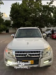  6 Mitsubishi Pajero