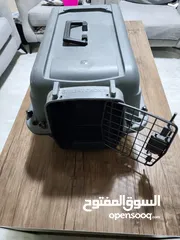  5 صندوق قطط مستعمل للبيع بحالة جيدة للحجم الصغير و الوسط لون رمادي