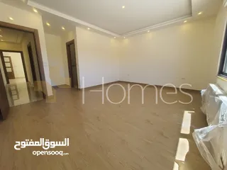  6 شقة ارضية مع حديقة للبيع في قرية النخيل بمساحة بناء 220م