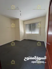  3 شقة طابقية - ام أذينة - 3نوم - 220م - مطلة - قريبة من الخدمات العامة