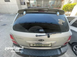  5 جيب سيرسنتو 2009 ، ماشي 173الف كيلو متر مرخص و مأمن