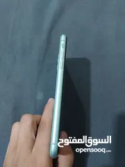  3 آيفون11 بحالة جيدة مش مغير ولا قطعه نسبة البطارية 70 256 جيجابايت الجهاز ولا خدش صلاة النبي