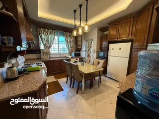  5 شقه  للإيجار في عبدون مميزه للسفارات