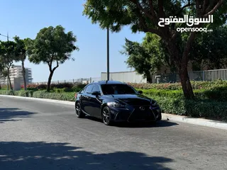  3 LEXUS IS 300 F SPORT 2019