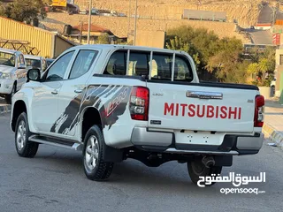  8 Mitsubishi l200 4X4 2020