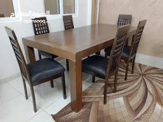  1 طاولة سفره 6 كراسي بحاله الوكاله